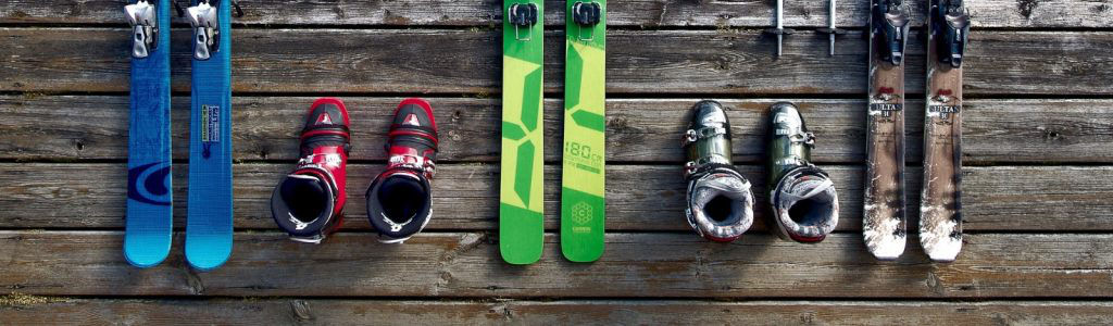 Esquí, botas y bastones