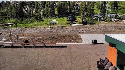 Alpine Meadows: Alpine Peek (squawalpine.com)