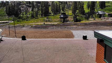 Alpine Meadows: Alpine Peek (squawalpine.com)