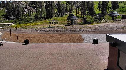 Alpine Meadows: Alpine Peek (squawalpine.com)