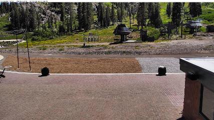 Alpine Meadows: Alpine Peek (squawalpine.com)