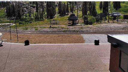 Alpine Meadows: Alpine Peek (squawalpine.com)