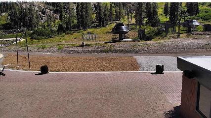 Alpine Meadows: Alpine Peek (squawalpine.com)