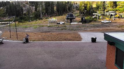 Alpine Meadows: Alpine Peek (squawalpine.com)
