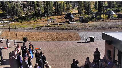 Alpine Meadows: Alpine Peek (squawalpine.com)