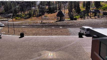 Alpine Meadows: Alpine Peek (squawalpine.com)