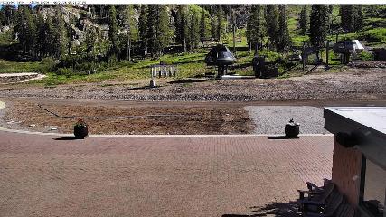 Alpine Meadows: Alpine Peek (squawalpine.com)