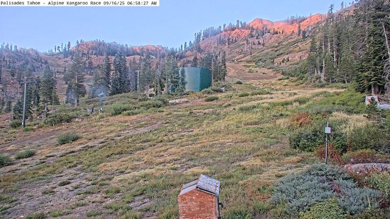 Webcam Alpine Meadows: Alpine Race Cam
