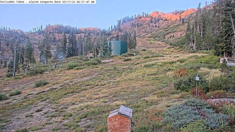 Webcam Alpine Meadows: Alpine Race Cam