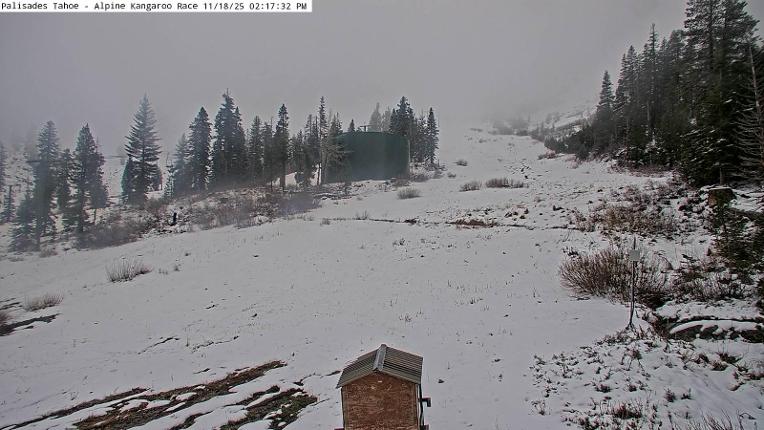 Webcam Alpine Meadows: Alpine Race Cam