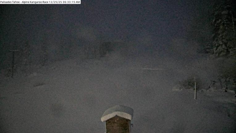 Webcam Alpine Meadows: Alpine Race Cam