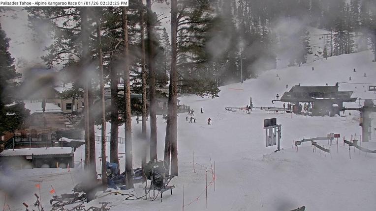 Webcam Alpine Meadows: Alpine Race Cam
