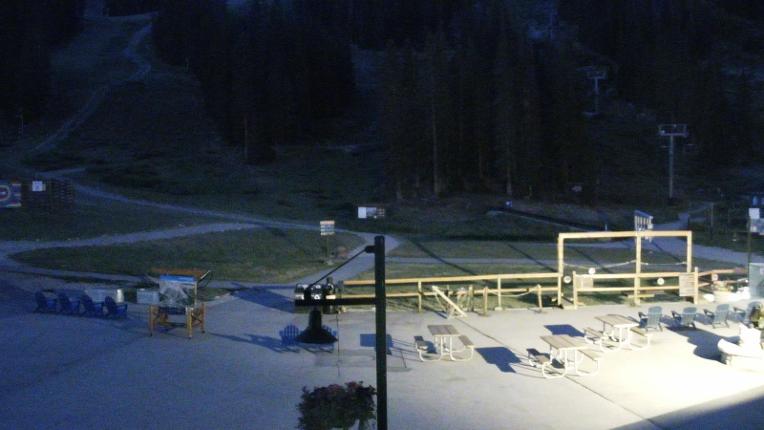 Webcam Arapahoe Basin: Base area