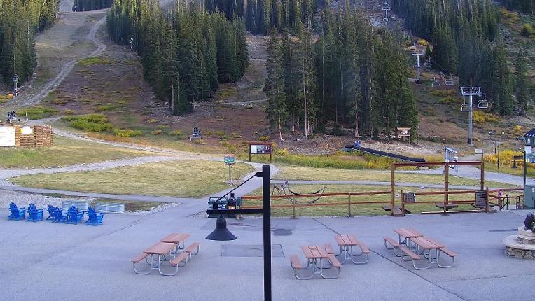 Webcam Arapahoe Basin: Base area