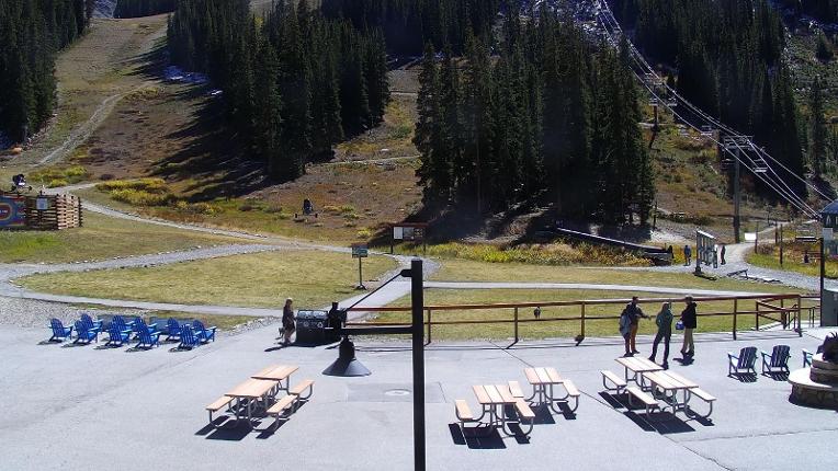 Webcam Arapahoe Basin: Base area