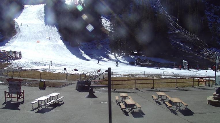Webcam Arapahoe Basin: Base area