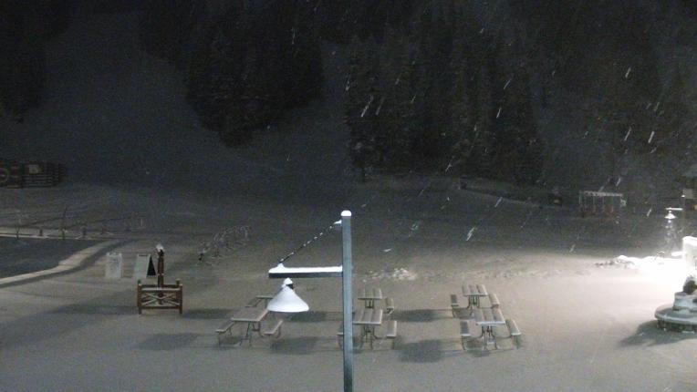 Webcam Arapahoe Basin: Base area