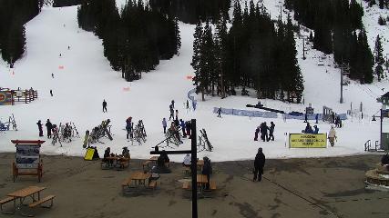 Arapahoe Basin: Base area (arapahoebasin.com)