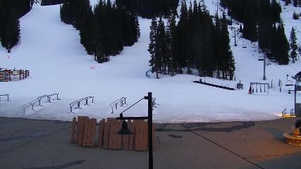 Arapahoe Basin: Base area (arapahoebasin.com)