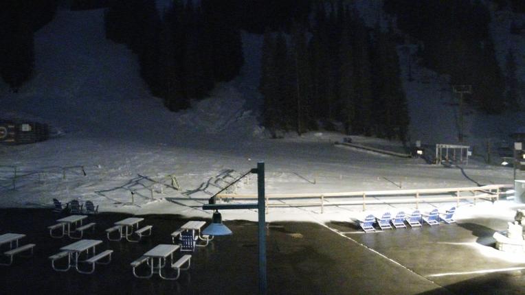 Webcam Arapahoe Basin: Base area
