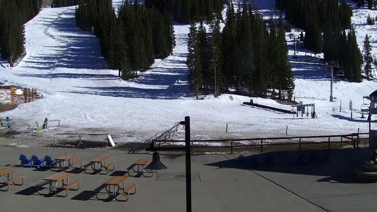 Webcam Arapahoe Basin: Base area