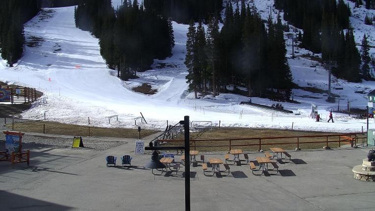 Webcam Arapahoe Basin: Base area