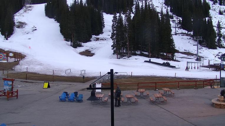 Webcam Arapahoe Basin: Base area