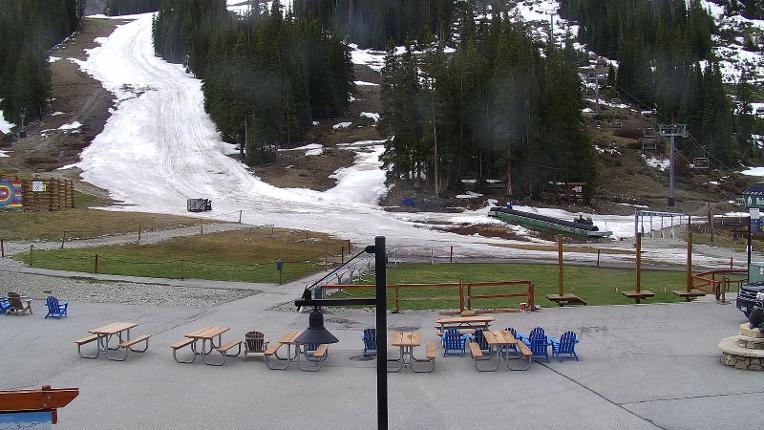 Webcam Arapahoe Basin: Base area