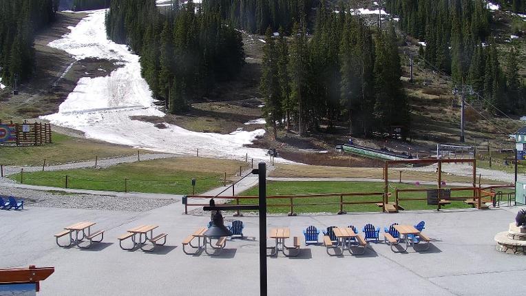 Webcam Arapahoe Basin: Base area