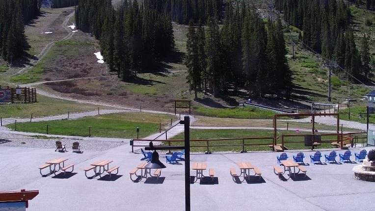 Webcam Arapahoe Basin: Base area