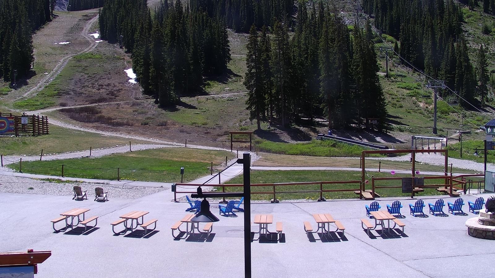 Webcam Arapahoe Basin: Base area