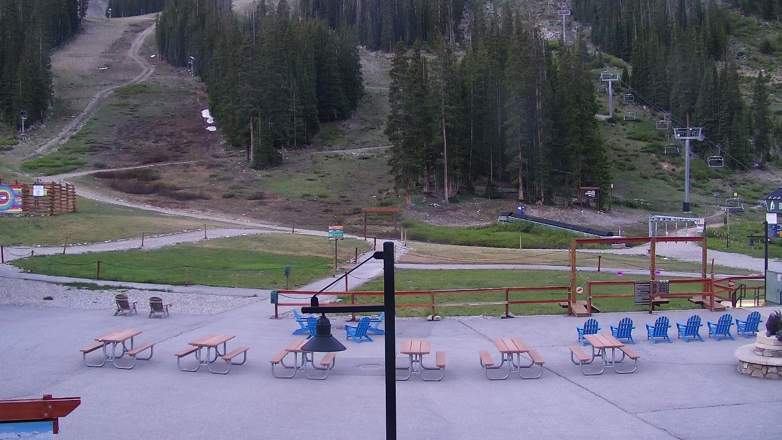 Webcam Arapahoe Basin: Base area