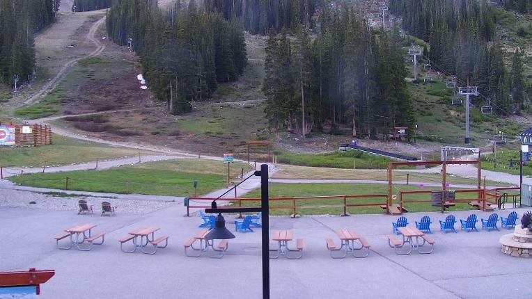 Webcam Arapahoe Basin: Base area