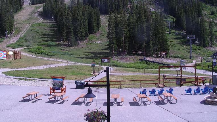 Webcam Arapahoe Basin: Base area