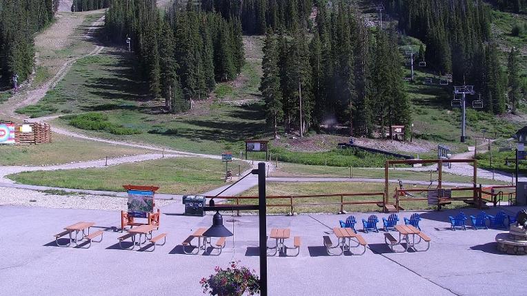 Webcam Arapahoe Basin: Base area