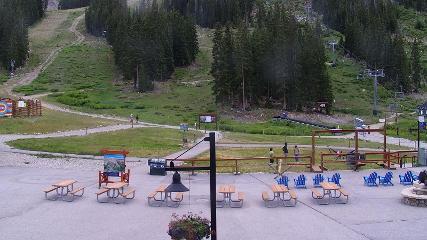 Arapahoe Basin: Base area (arapahoebasin.com)