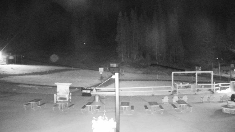 Webcam Arapahoe Basin: Base area