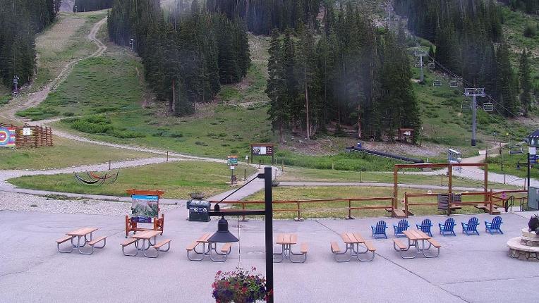 Webcam Arapahoe Basin: Base area