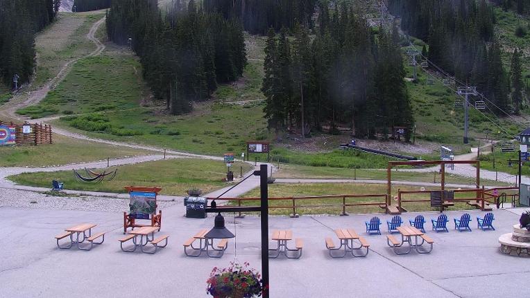 Webcam Arapahoe Basin: Base area