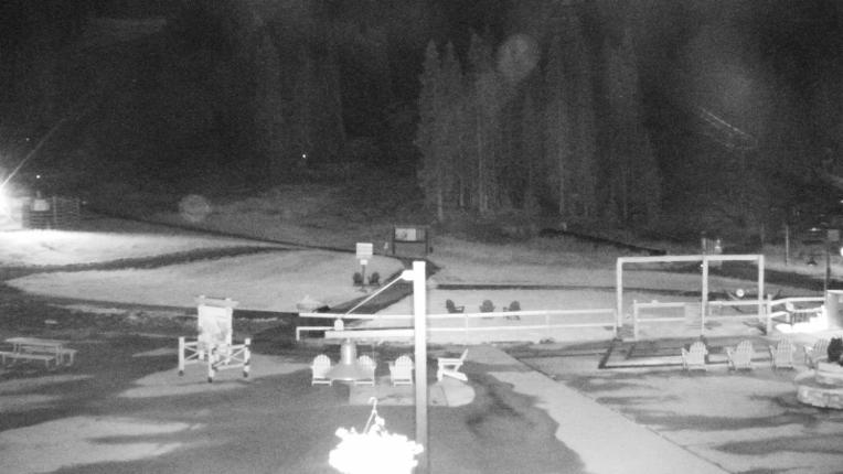 Webcam Arapahoe Basin: Base area