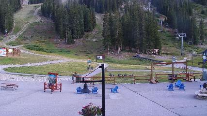 Arapahoe Basin: Base area (arapahoebasin.com)