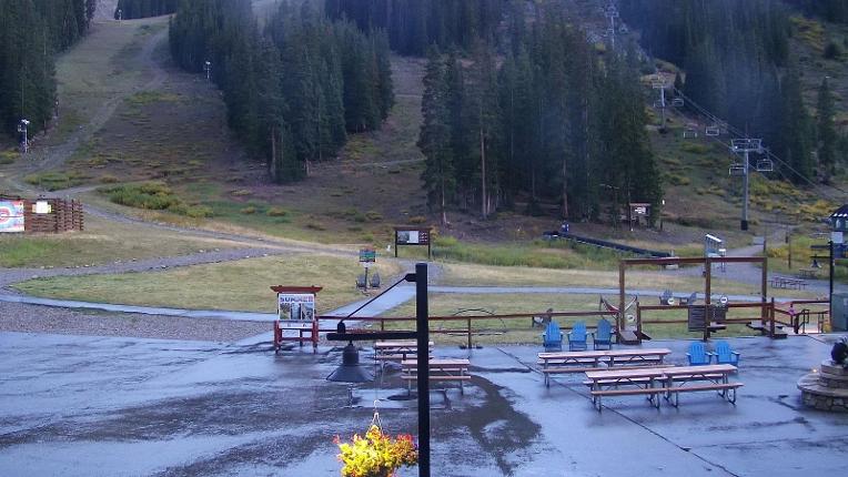 Webcam Arapahoe Basin: Base area