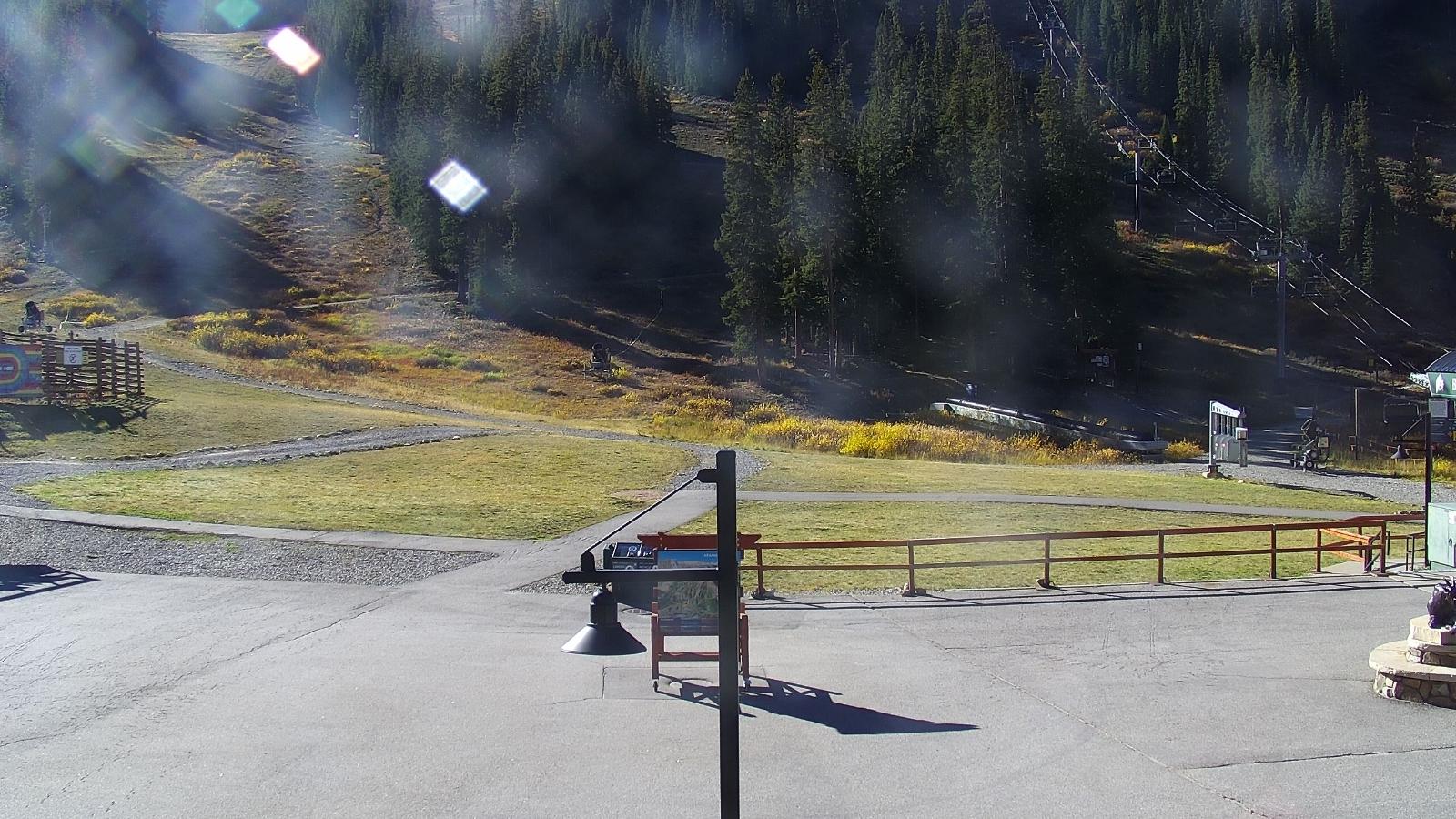 Webcam Arapahoe Basin: Base area