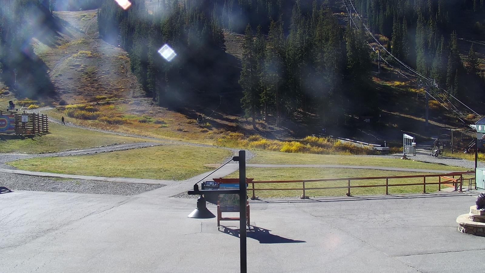 Webcam Arapahoe Basin: Base area