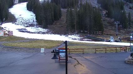 Arapahoe Basin: Base area (arapahoebasin.com)