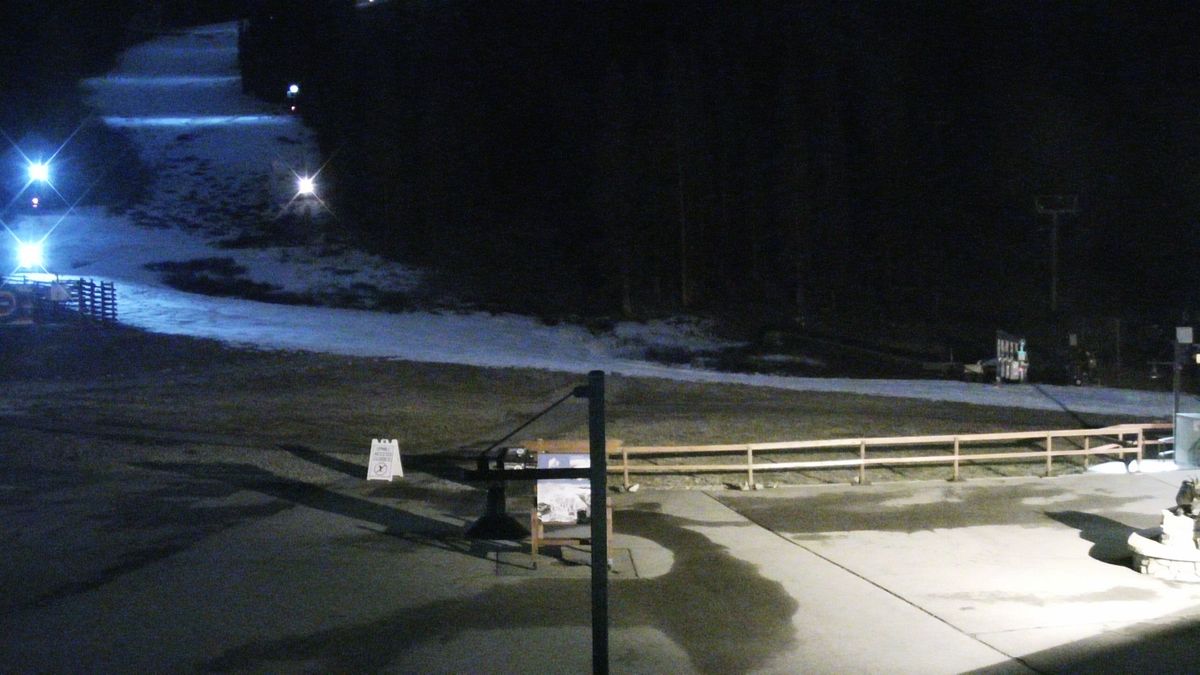 Webcam Arapahoe Basin: Base area