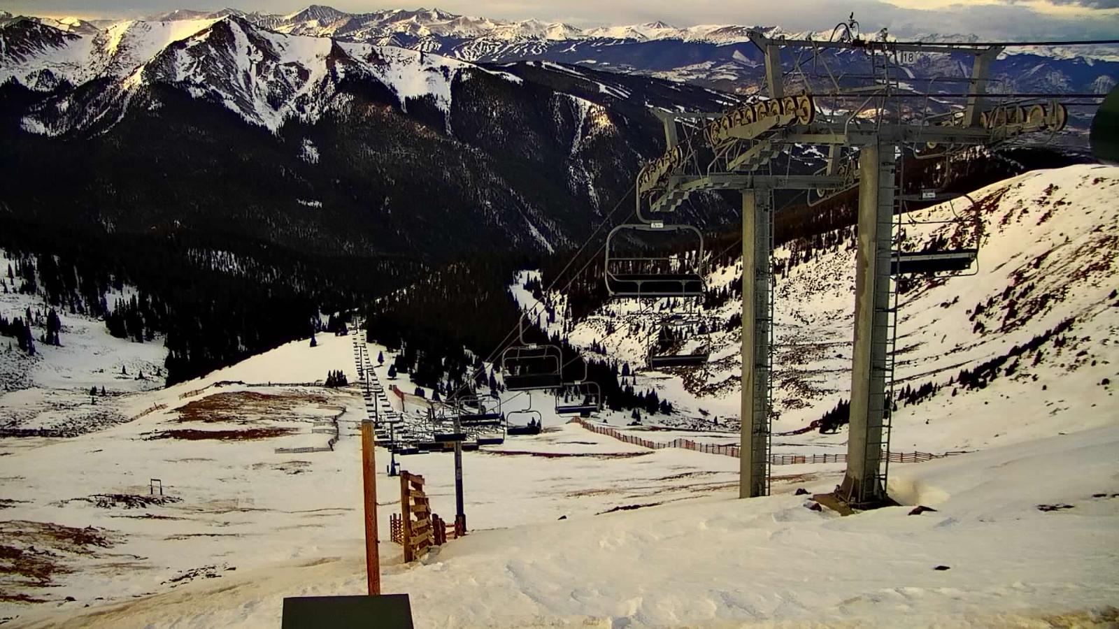 Webcam Arapahoe Basin: Montezuma Bowl