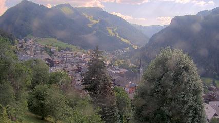 Avoriaz: Village (avorinet.com)