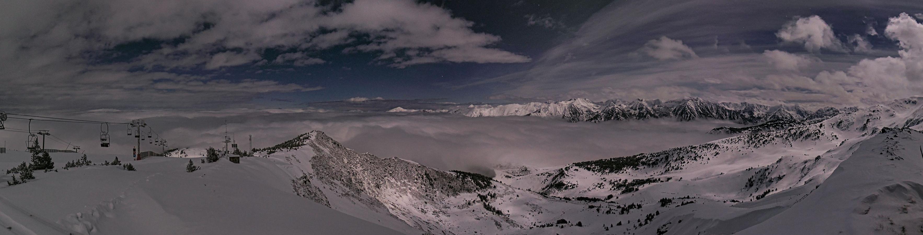 Webcam Ax 3 Domaines: Panoramique 2300m