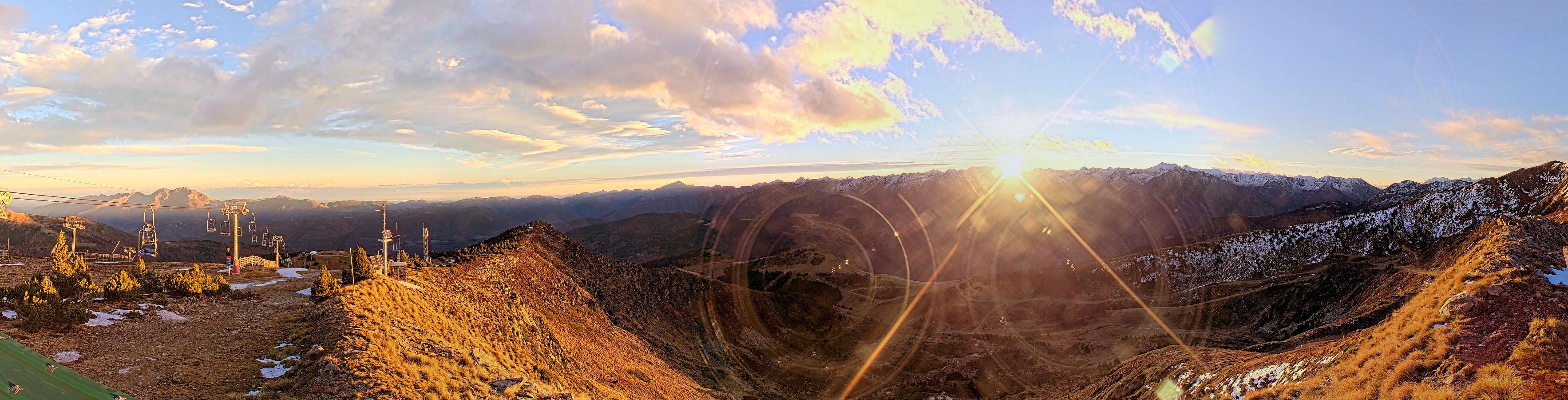 Webcam Ax 3 Domaines: Panoramique 2300m